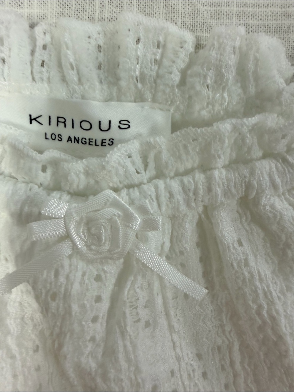 Kirious size m women’s White Eyelet Ruffle Cami - Picture 3 of 8